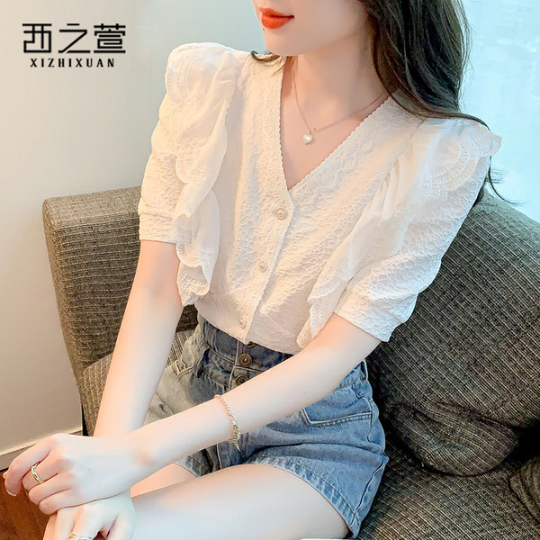เสื้อลูกไม้ แขนสั้น