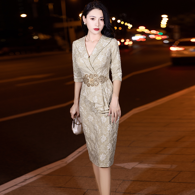ชุดราตรี ชุดราตรีสวยหรู แบบ ทันสมัย Evening dress