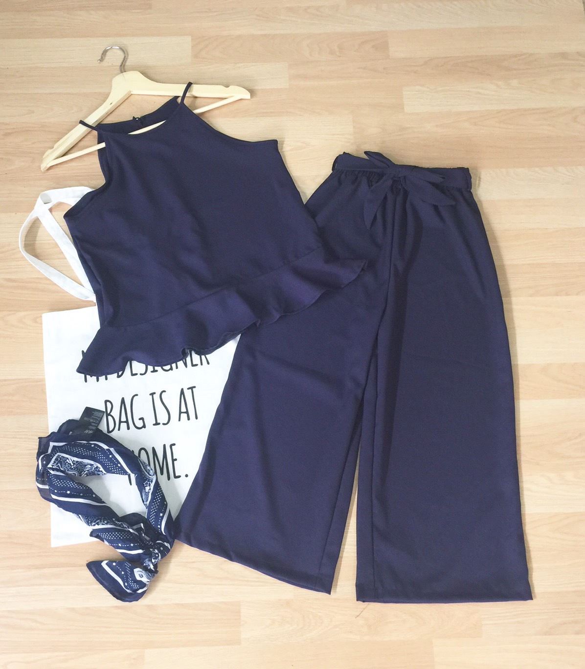 Set_bt1493-1567 ชุดเซ็ท 2 ชิ้น เสื้อ+กางเกงขายาวห้าส่วนเอวสม็อคยางยืด งานสวยน่ารักสไตล์เก๋ๆ ชิคๆ เซ็ทสองชิ้นสวยคุ้ม ใส่เก๋ๆ ได้บ่อย