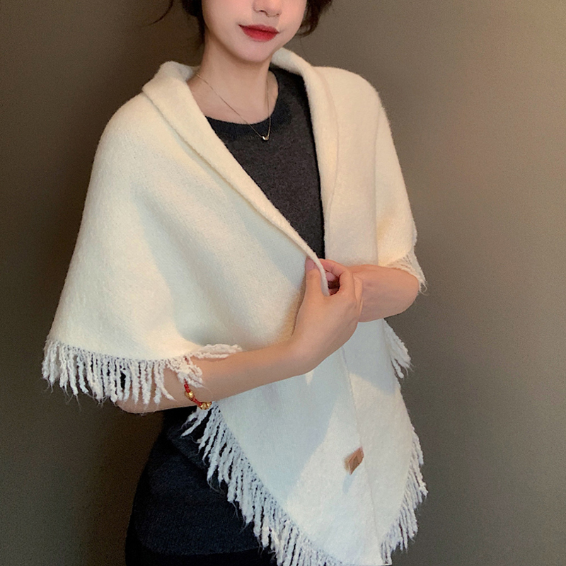 ผ้าพันคอ ผ้าคลุมไหล่ ไอเทมคู่ใจ ใส่ได้ทุกซีซั่น!
