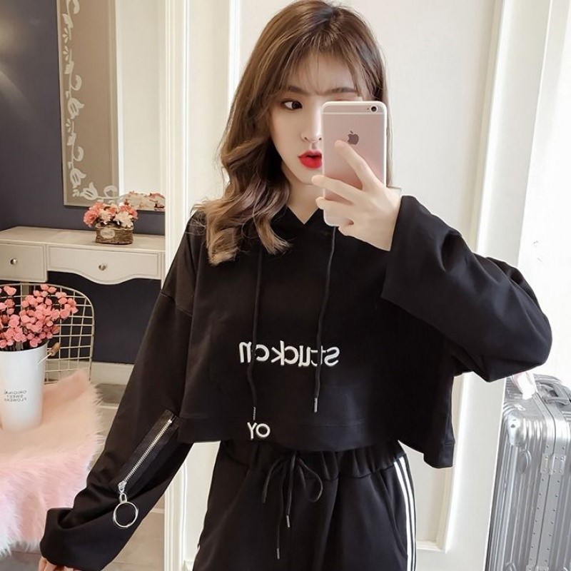 Set_bt1791 ชุดเซ็ท 2 ชิ้น(เสื้อ+กางเกง) เสื้อครอปโอเวอร์ไซส์แขนยาว+กางเกงขายาวเอวยืดปลายขาปล่อยแต่งแถบข้าง ผ้าคอตตอนเนื้อดีนุ่มยืดหยุ่นสูงใส่สบาย งานเซ็ทเข้าชุดสุดน่ารักเท่ๆ คูลๆ แบบไม่ซ้ำใคร ใส่เก๋ๆ ได้บ่อย แยกใส่กับตัวอื่นก็สวย มี 2 สี