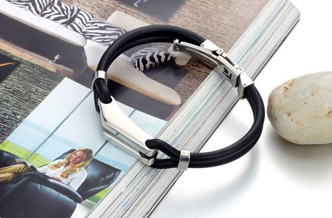 สร้อยข้อมือผู้ชาย กำไลข้อมือผู้ชาย สาย สแตนเลส ผสม silicone แท้สีดำ ดีไซน์ คลาสสิค ของขวัญ สุดหรู no 240291