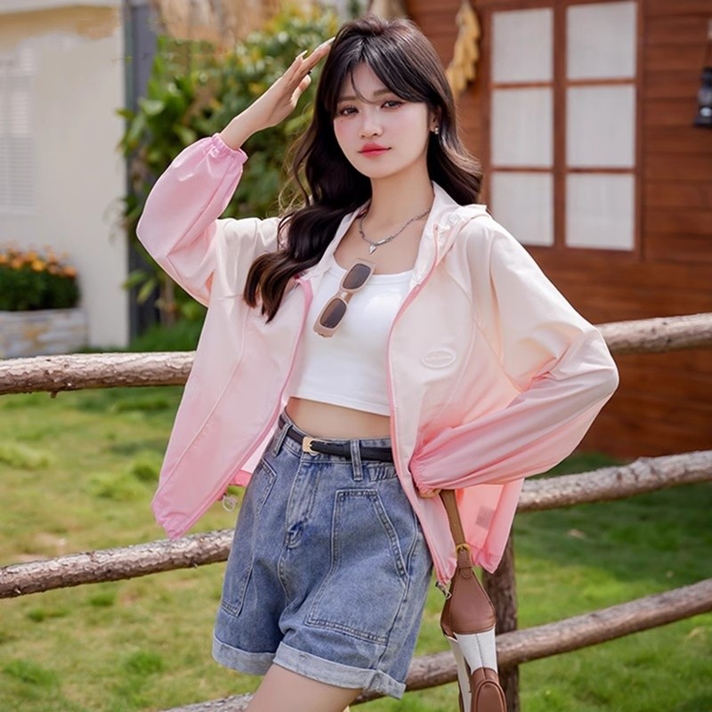 เสื้อเชิ้ตผู้หญิงใส่ทํางาน 390 บาทต่อชิ้น ฟรีค่าจัดส่ง