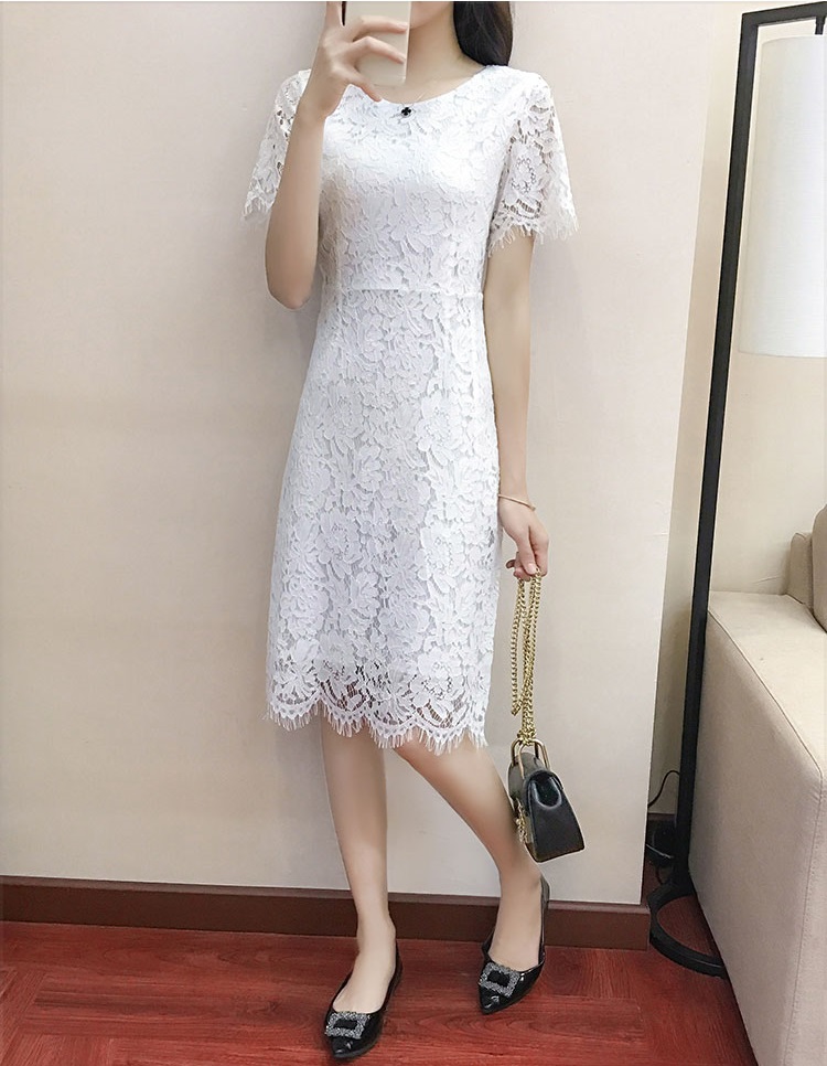Dress4495 เดรสลูกไม้ทรงเข้ารูป ซิปหลังใส่ง่าย มีซับในอย่างดีทั้งชุด ผ้าลูกไม้คอตตอนเนื้อดีหนาสวย งานดีทรงดีลายสวย เรียบหรูดูแพงสุด ใส่ทำงาน/ใส่ออกงานได้