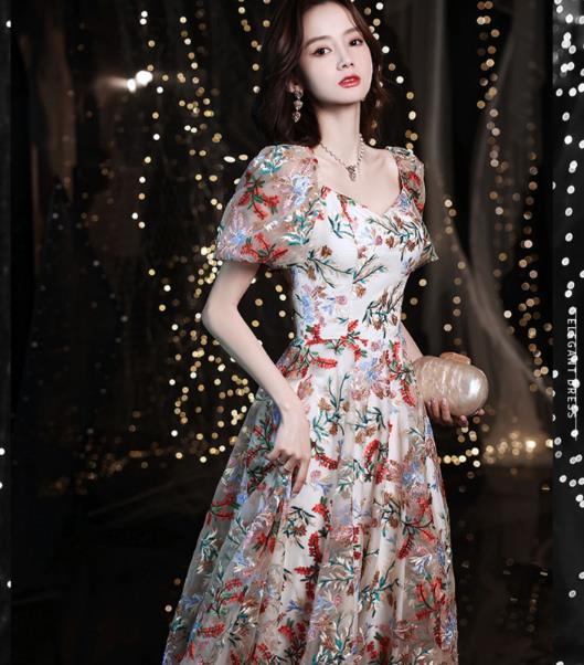 ชุดราตรี ชุดราตรีสวยหรู แบบ ทันสมัย Evening dress