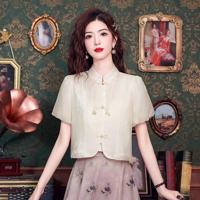 เสื้อเชิ้ตผู้หญิงใส่ทํางาน 390 บาทต่อชิ้น ฟรีค่าจัดส่ง