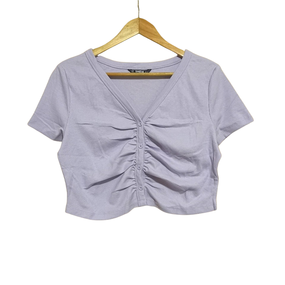 Blouse4003 เสื้อแฟชั่นนำเข้า เสื้อคอวีกระดุมผ่าหน้าสีม่วงพาสเทล ดีเทลจับจีบช่วงอกน่ารักๆ ผ้าคอตตอนเนื้อดีนุ่มใส่สบายยืดหยุ่นสูง แมทช์ง่ายใส่กับขาสั้นหรือขายาวก็ดูดีไม่แพ้กัน