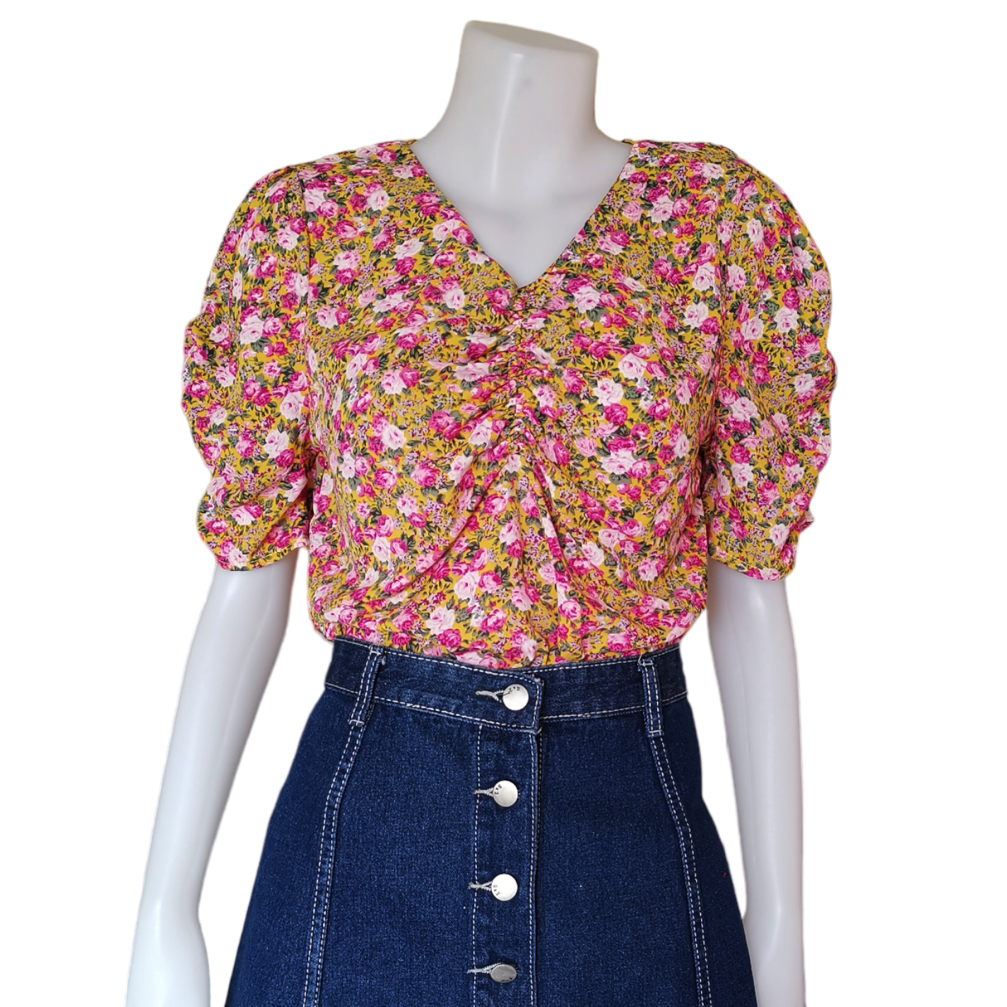 Blouse4056 เสื้อชีฟองลายดอกไม้ชมพูพื้นสีเหลือง แต่งสม็อคกลางอกดูมีทรง ผ้าชีฟองเกรดพรีเมียมเนื้อดีมีน้ำหนักนุ่มใส่สบาย