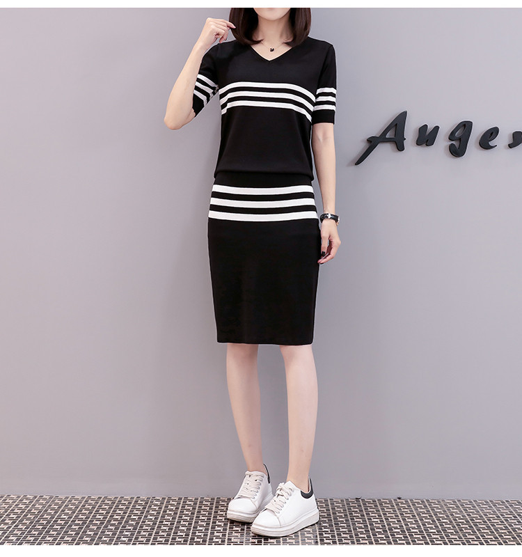 Set_bs1731 ชุดเซ็ทไหมพรม 2 ชิ้น(เสื้อ+กระโปรง) เสื้อคอวี+กระโปรงทรงเข้ารูป งานไหมพรมเนื้อนุ่มเนียนมีน้ำหนักยืดหยุ่นสูง