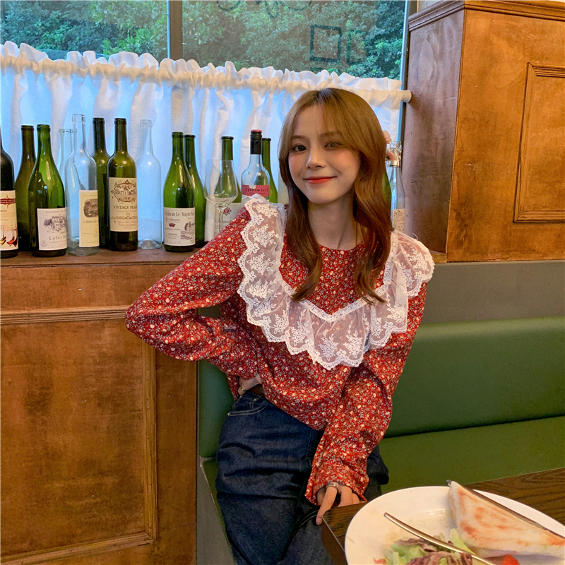 Blouse4044 เสื้อแขนยาวลายดอกไม้สีเลือดหมู อกแต่งลูกไม้โปร่ง ผ้าลูกฟูกเนื้อดีนุ่มใส่สบาย