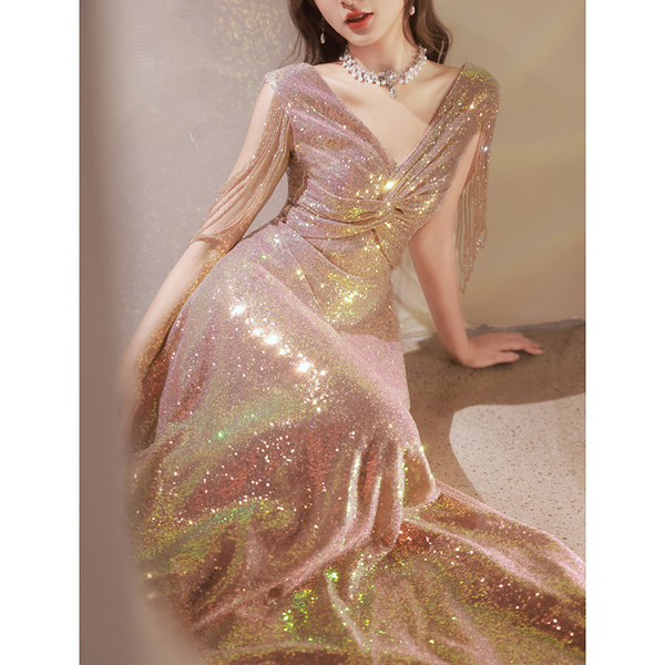 ชุดราตรี ชุดราตรีสวยหรู แบบ ทันสมัย Evening dress
