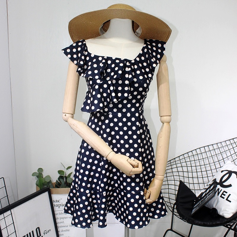 Dress4414 เดรสเปิดไหล่ระบายเฉียงลายจุดพื้นสีกรมท่า ซิปข้างใส่ง่าย มีซับใน งานน่ารักดีเทลดีงามเก๋ๆ ดูมีสไตล์ไม่ซ้ำใคร