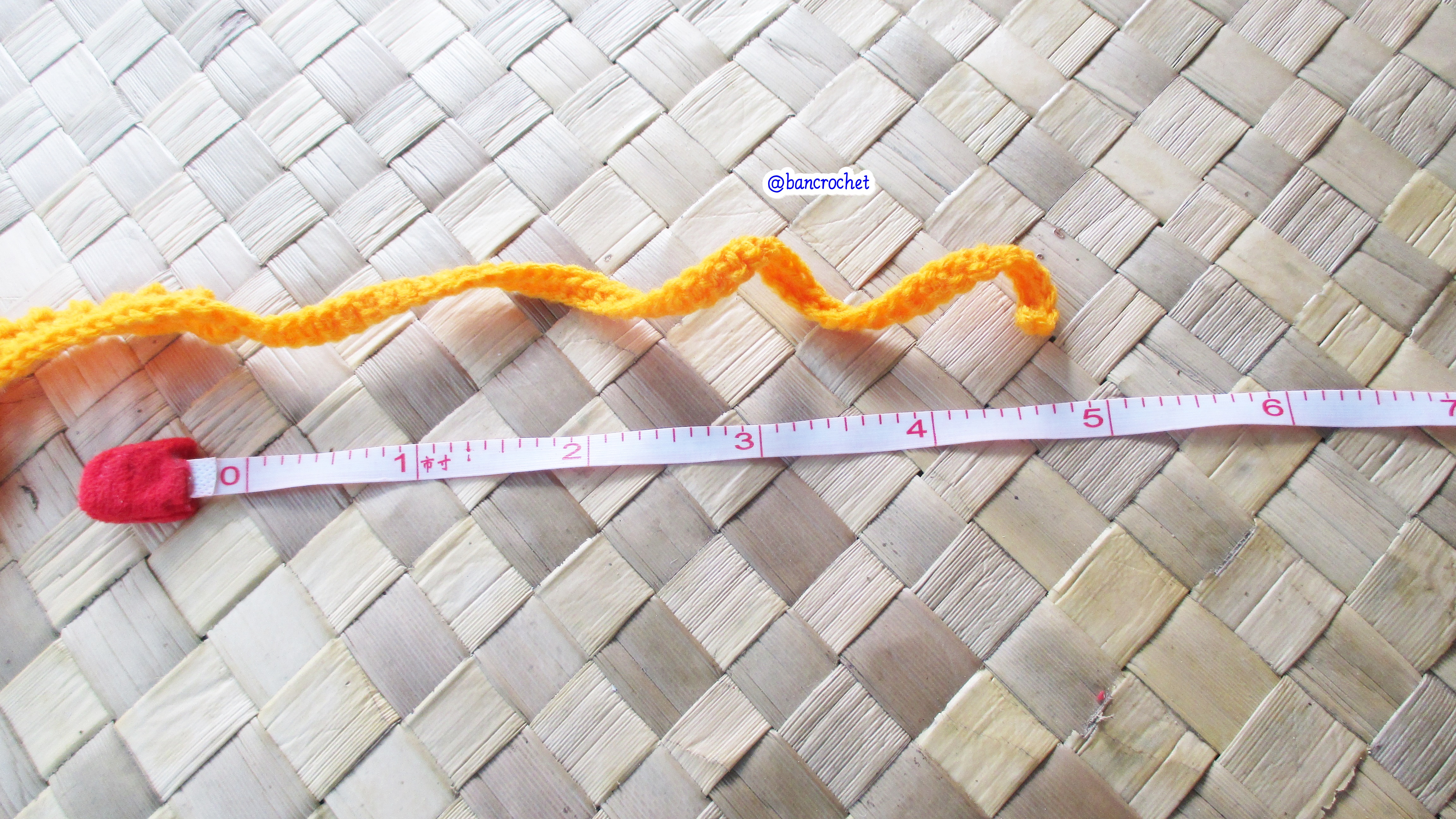 Bancrochet ที่คาดผมถักโครเชต์ ดอกไม้ถักคาดผม Crochet Flower Headband ส้มขาว 7x6 Inch