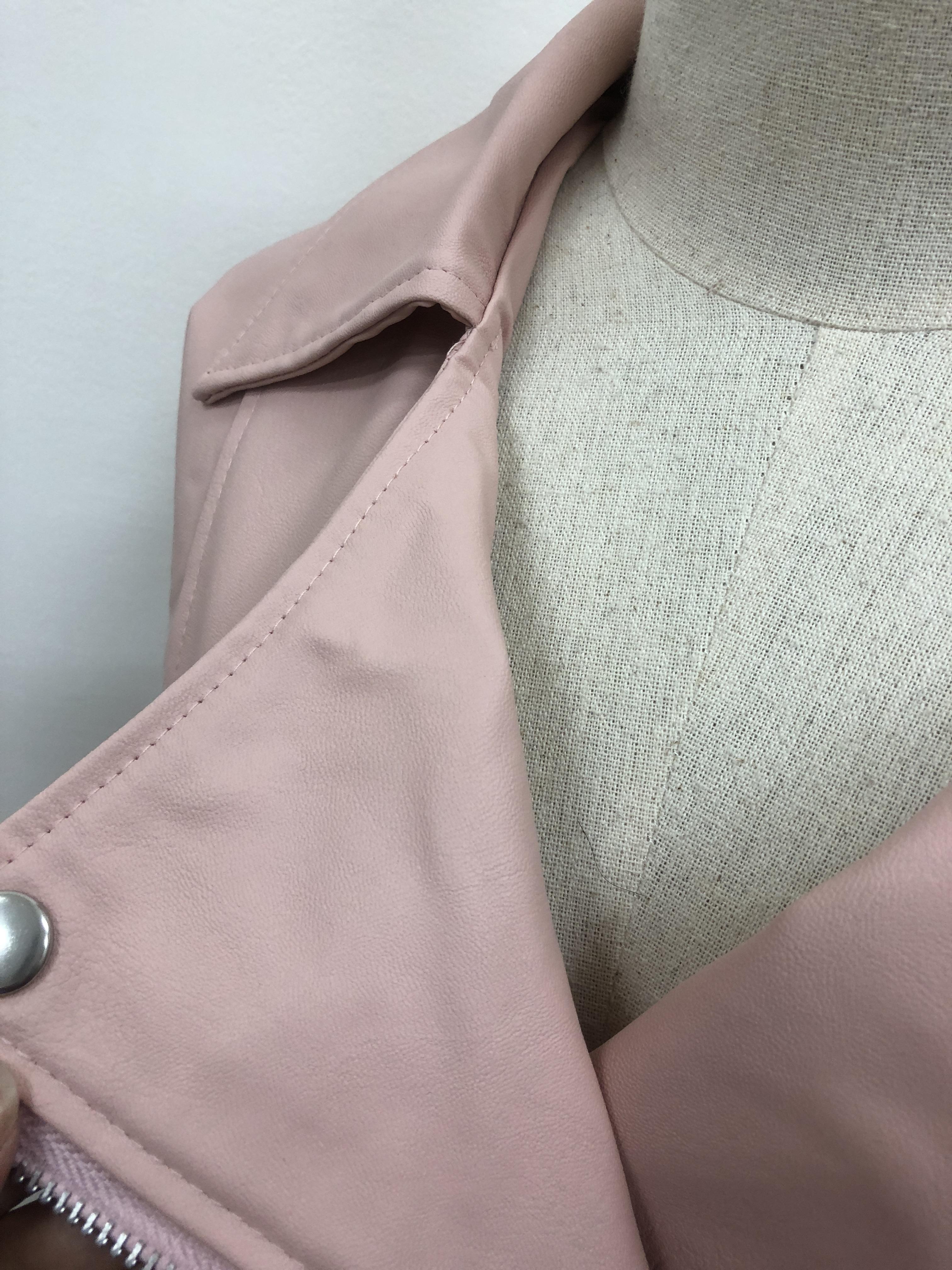 แจ็คเก็ตหนัง ทรงสวย งานคุณภาพดี เก๋ไก๋ พร้อมส่งเลยจ้า pink