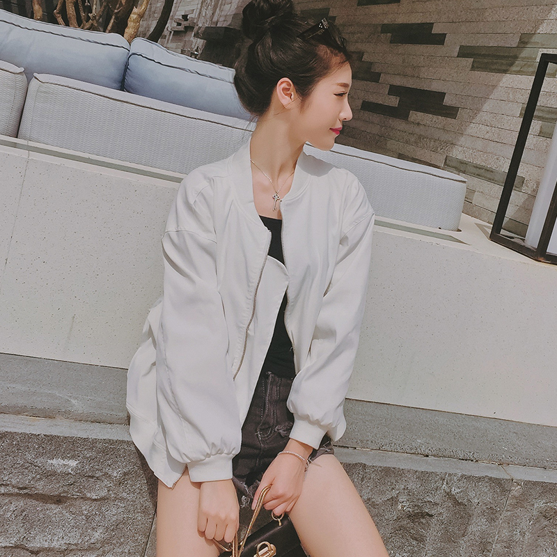 เสื้อคลุมเบสบอล เนื้อด้าน ไม่หนา ผ้ากันลมได้ดี แต่งลายด้านหลัง พร้อมส่ง