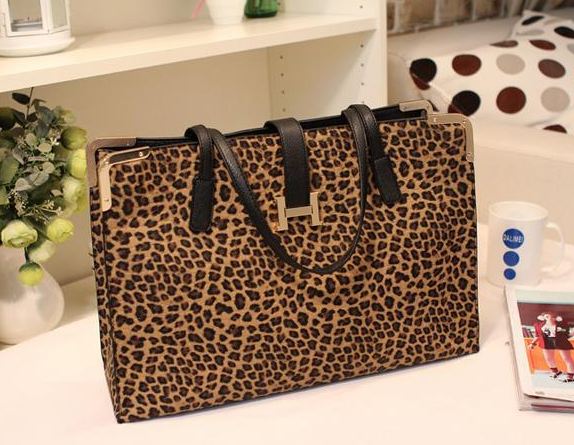 กระเป๋าถือ แฟชั่นหนัง ลายหนังเสือ Leopard กระเป๋าสะพายข้างผู้หญิง กระดุม รูปตัว H กระเป๋าแฟชั่น จุของได้เยอะ no 36236_1