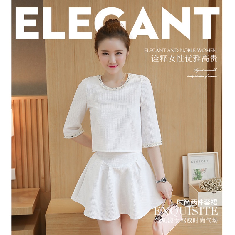 Set_bs1455 ชุดเซ็ท 2 ชิ้น(เสื้อ+กระโปรง) เสื้อแขนสามส่วนสีขาวครีมแต่งแถบวิ้งๆ ช่วงคอและแขน+กระโปรงบานซิปหลังสีขาวครีมเข้าชุด ผ้าวาฟเฟิลเนื้อหนาเรียบสวยยืดขยายได้ งาน Set เข้าชุด ใส่แล้วน่ารักมาก