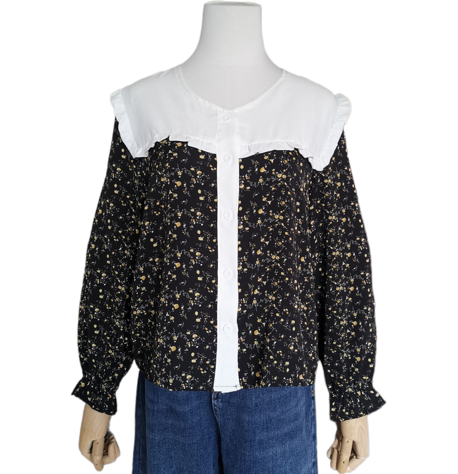 Blouse4039 เสื้อชีฟองลายดอกไม้สีดำช่วงอกสีขาว แขนยาวระบายข้อมือ กระดุมผ่าหน้าใส่ง่าย ผ้าชีฟองเกรดพรีเมียมเนื้อดีหนานุ่มใส่สบายไม่ร้อนไม่ยับง่าย งานสวยแมทช์ง่าย ใส่กับอะไรก็เข้า ใส่เที่ยว/ใส่ทำงานได้