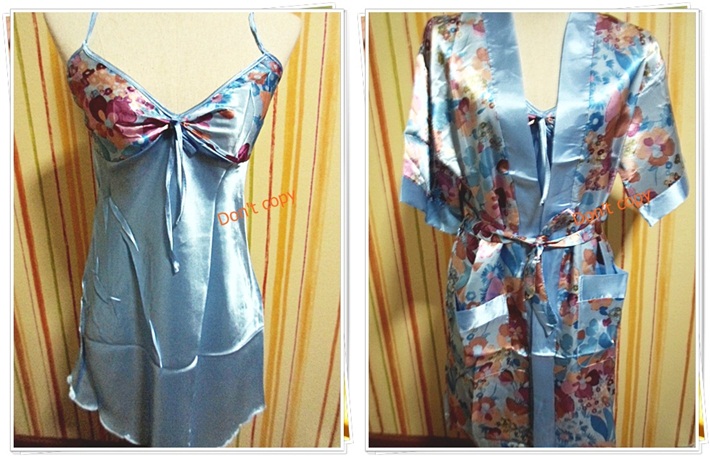 ชุดนอน เซ็กซี่ ผ้าลื่น ผ้าซาติน พร้อมเสื้อคลุม สีฟ้า ดอกไม้ใหญ่ b009