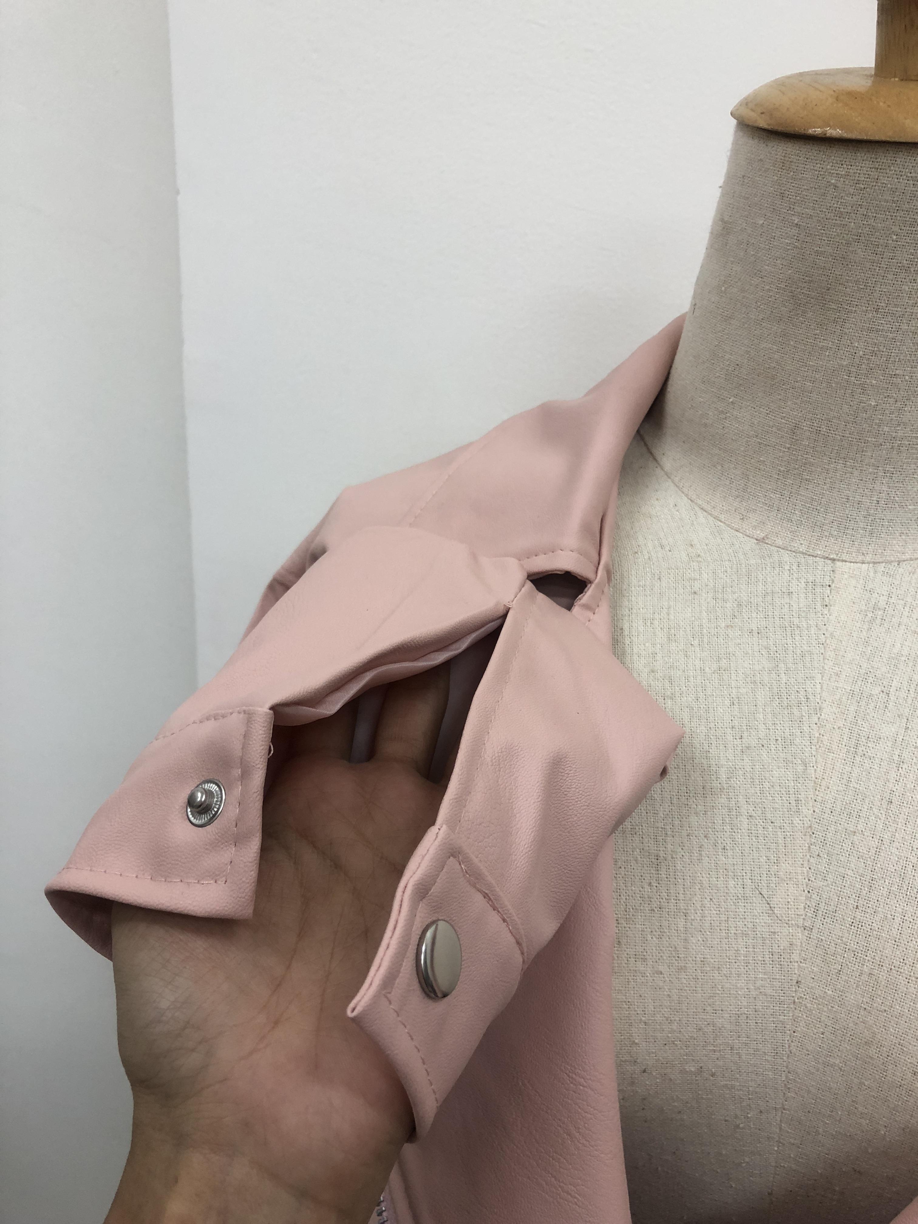 แจ็คเก็ตหนัง ทรงสวย งานคุณภาพดี เก๋ไก๋ พร้อมส่งเลยจ้า pink