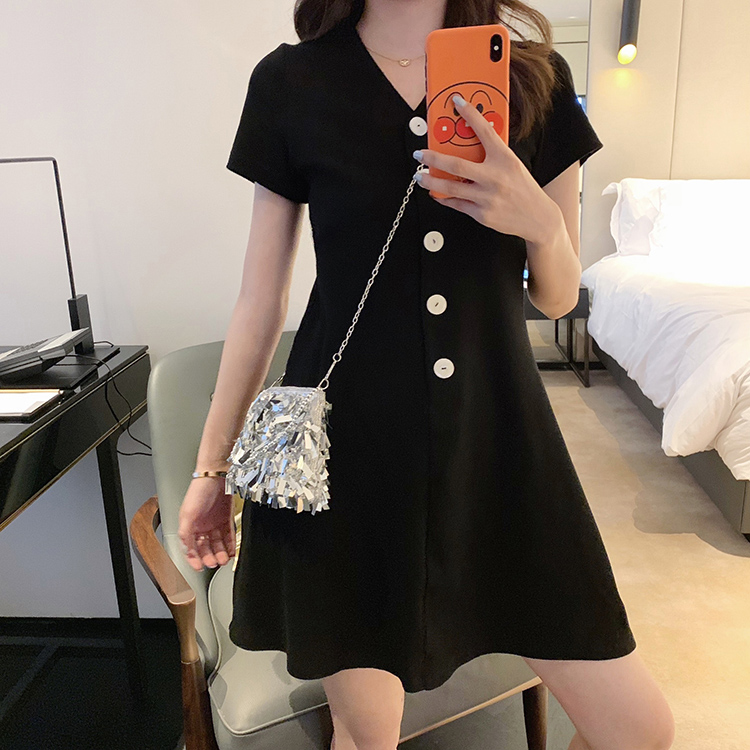 Dress4657 มินิเดรสคอวีกระดุมหน้า ผ้าคอตตอนเนื้อดีนุ่มใส่สบายยืดหยุ่นสูง งานน่ารักสไตล์มินิมอล ใส่เก๋ๆ ได้บ่อย มี 2 สี เทา, ดำ