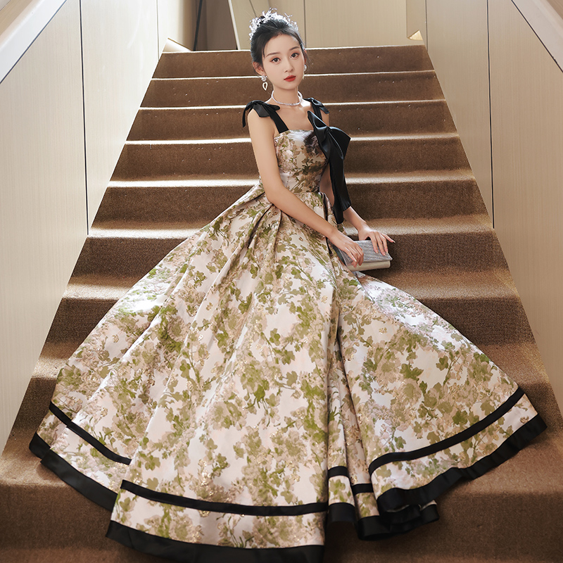 ชุดราตรี ชุดราตรีสวยหรู แบบ ทันสมัย Evening dress