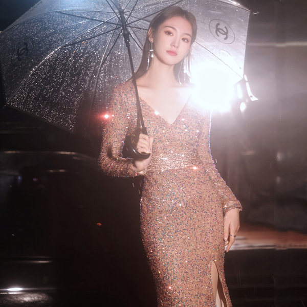 ชุดราตรี ชุดราตรีสวยหรู แบบ ทันสมัย Evening dress