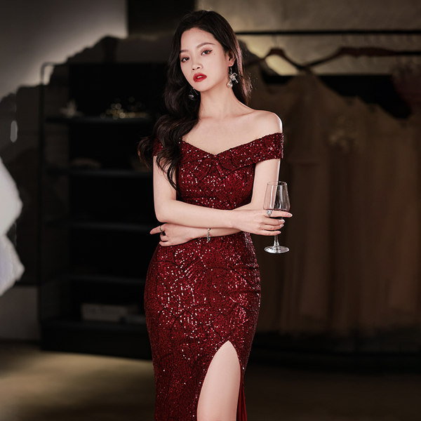 ชุดราตรี ชุดราตรีสวยหรู แบบ ทันสมัย Evening dress