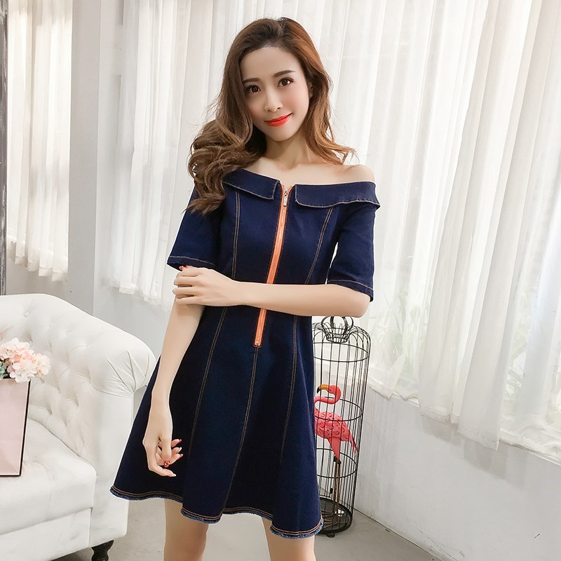 Dress4501 เดรสยีนส์เปิดไหล่แขนสามส่วน ซิปหน้าใส่ง่าย แต่งชายรุ่ยดูมีดีเทล ผ้ายีนส์แท้ยีนส์ยืดเนื้อดี