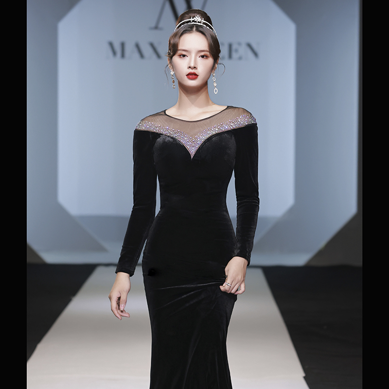 ชุดราตรี ชุดราตรีสวยหรู แบบ ทันสมัย Evening dress