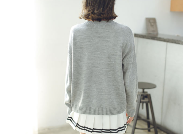 Sweater เสื้อสเวทเตอร์แขนยาว สีเทา ทรงสวย จะใส่เดี่ยวไหรือใส่โค้ทคลุมก็เริ่ด