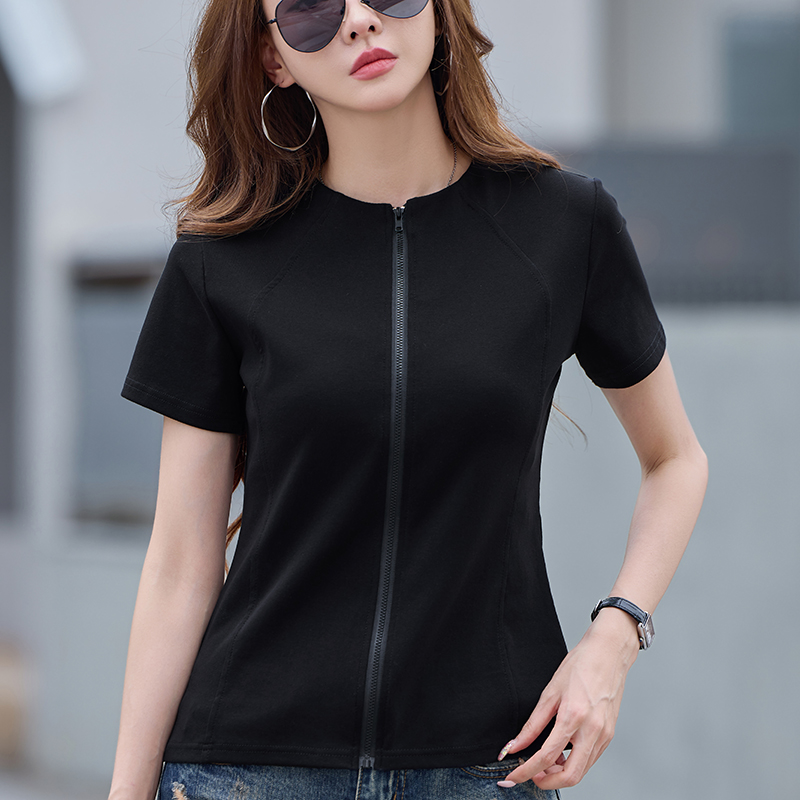 เสื้อยืดสีดำ แฟชั่น เสื้อยืด T-shirt สีดำ สวมใส่สบาย ไม่ร้อน