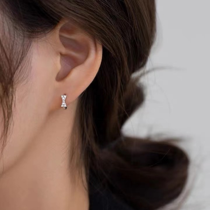 ต่างหูเงินแท้ S925 รุ่น Blooming ต่างหูห่วงเล็กโบว์ เพชร CZ สูง 9mm เงินแท้ทั้งชิ้น Silver925 ต่างหูผู้หญิง ตุ้มหูเงินแฟชั่น
