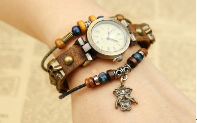 นาฬิกาข้อมือผู้หญิง นาฬิกาสายหนังแท้ หนังถัก นาฬิกาข้อมือ Diy งาน Hand Made สไตล์ ร็อค พังค์ ติด จี้ รูปหัวกะโหลก รอบเส้น หนังแท้ ร้อยลูกปัด วินเทจ 775523