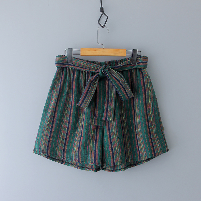 Shorts510 กางเกงขาสั้นลายริ้วโทนสีเขียว เอวยางยืด มีผ้าผูกเอว ผ้าฝ้ายเนื้อดีใส่สบาย งานสวยแมทช์ง่าย ใส่กับเสื้อสไตล์ไหนก็น่ารัก