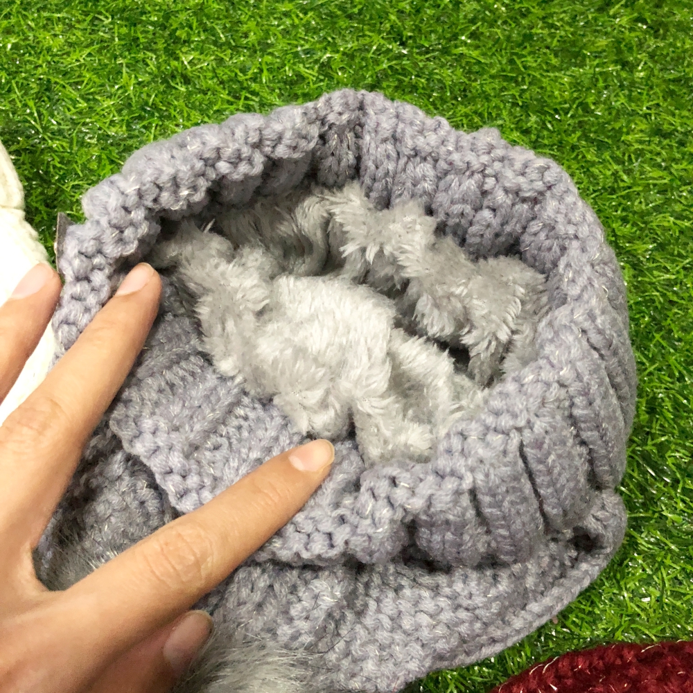 หมวกไหมพรม แต่งแถบดาว ไหมพรมเนื้อนุ่มมีประกาย ด้านในบุขนอุ่น