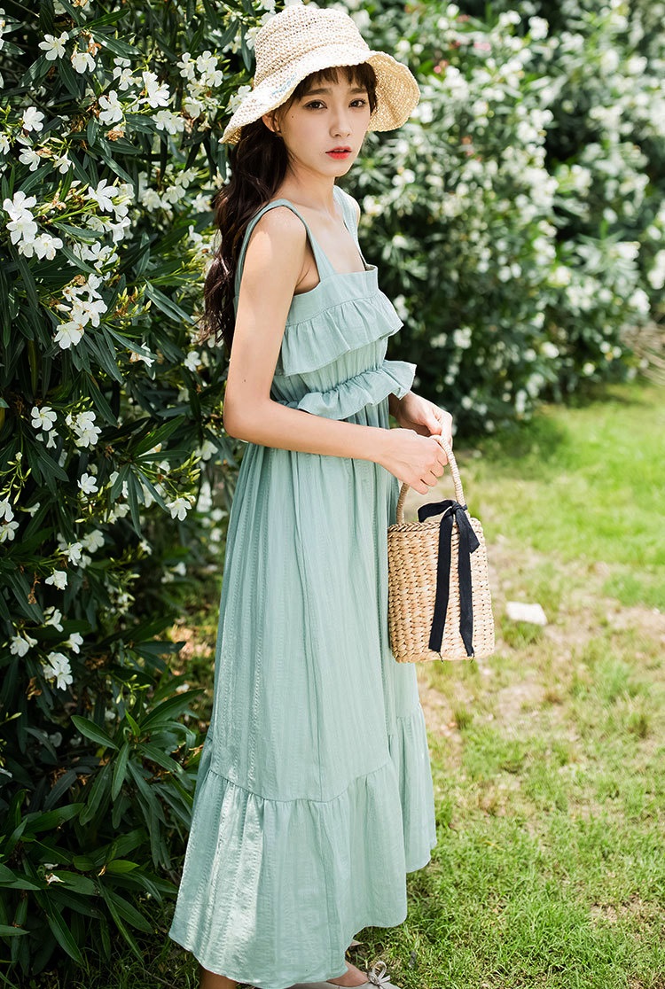 Dress4696 เดรสยาวสไตล์ญี่ปุ่นเอวสม็อคสีพื้นเขียวมิ้นท์ อกและชายระบาย สายบ่าใหญ่ ผ้าฝ้ายเนื้อดีใส่สบาย งานน่ารักผ้านุ่มน่าใส่ ใส่ชิลล์ๆ ในวันสบายๆ หรือใส่เที่ยวทะเลก็ดูดีจ้า