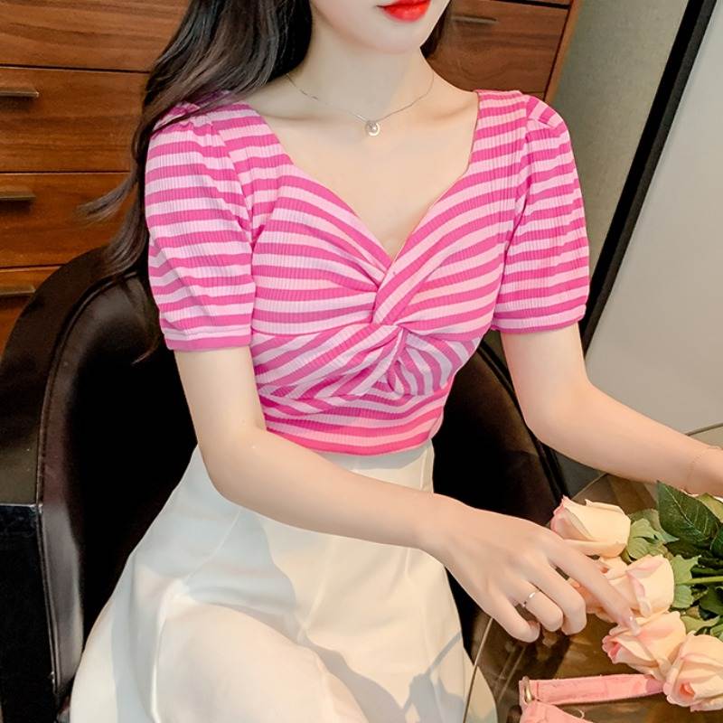 เสื้อยืดวัยรุ่นน่ารักๆ เสื้อวัยรุ่นแขนสั้น เสื้อผ้าวัยรุ่นเกาหลี แบรนด์ Wiyike
