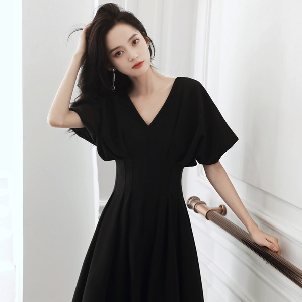 ชุดราตรี ชุดราตรีสวยหรู แบบ ทันสมัย Evening dress