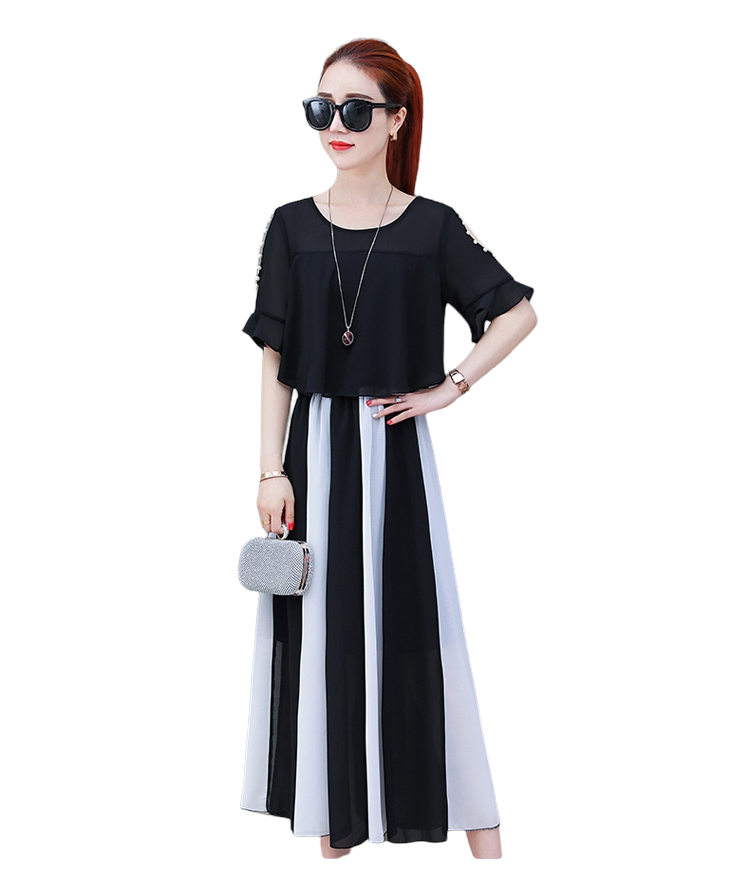 Dress4517 เดรสยาวเว้าไหล่ประดับมุกช่วงบนสีพื้นดำตัดต่อกระโปรงยาวสลับสีขาวดำ เอวสม็อคยางยืด มีซับในอย่างดีทั้งชุด ผ้าชีฟองเกรดพรีเมียมเนื้อดีหนาสวยมีน้ำหนักทิ้งตัว งานดีทรงดีใส่สวยดูไฮ ใส่ทำงาน/ใส่ออกงานได้