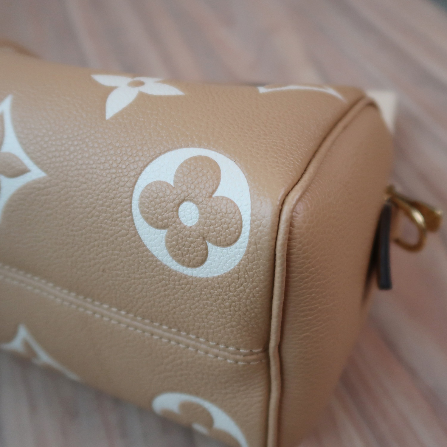 Louis Vuitton Arizona/Creme Monogram Empreinte Speedy Bandouliere 20(ใบParagon 7วัน)