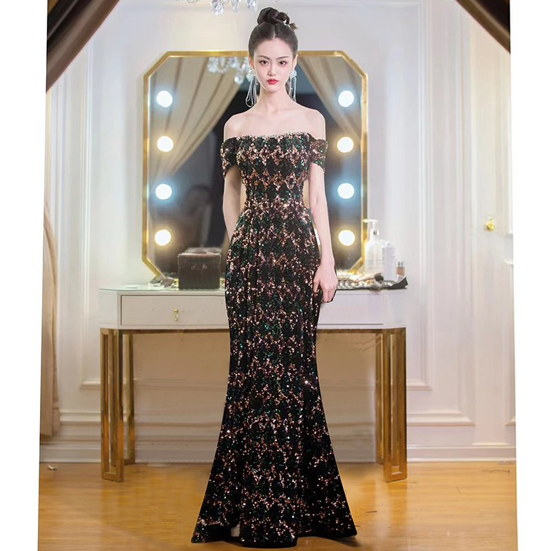 ชุดราตรี ชุดราตรีสวยหรู แบบ ทันสมัย Evening dress