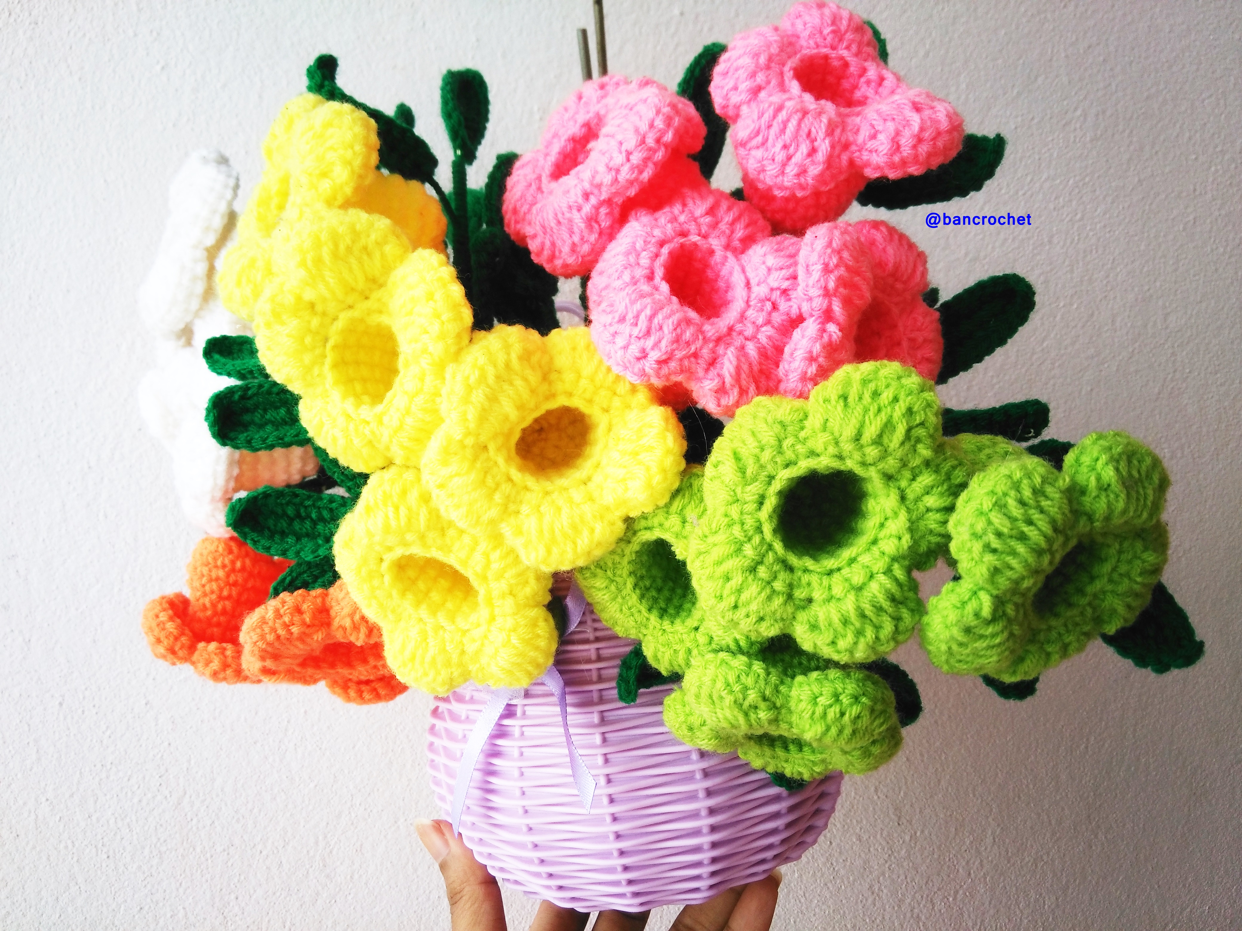 Bancrochet แจกันช่อดอกไม้แขวน crochet flowers vase hanger หลากสี 8 นิ้ว