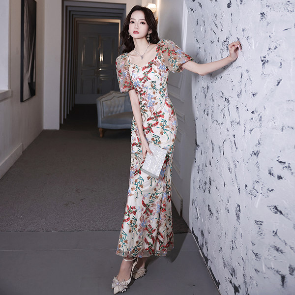ชุดราตรี ชุดราตรีสวยหรู แบบ ทันสมัย Evening dress