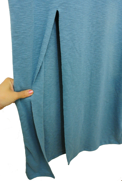 ชุดเดรสยาวผ่าหน้าผ้ายืดมี 3 สี เทา แดง ฟ้า