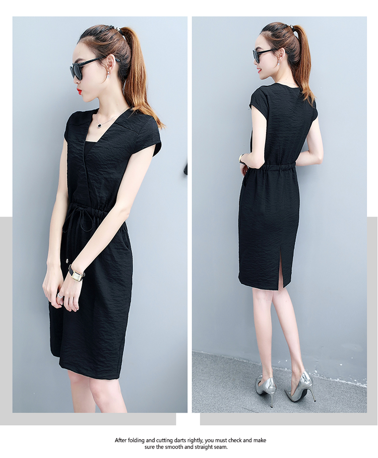 Dress4153 ชุดเดรสทรงสวย คอวีป้าย เอวสม็อคยางยืดมีเชือกผูกรูด ชายกระโปรงผ่าหลังเล็กน้อยเพื่อความคล่องตัว งานดีผ้าดีสไตล์เรียบหรูใส่ทำงานได้