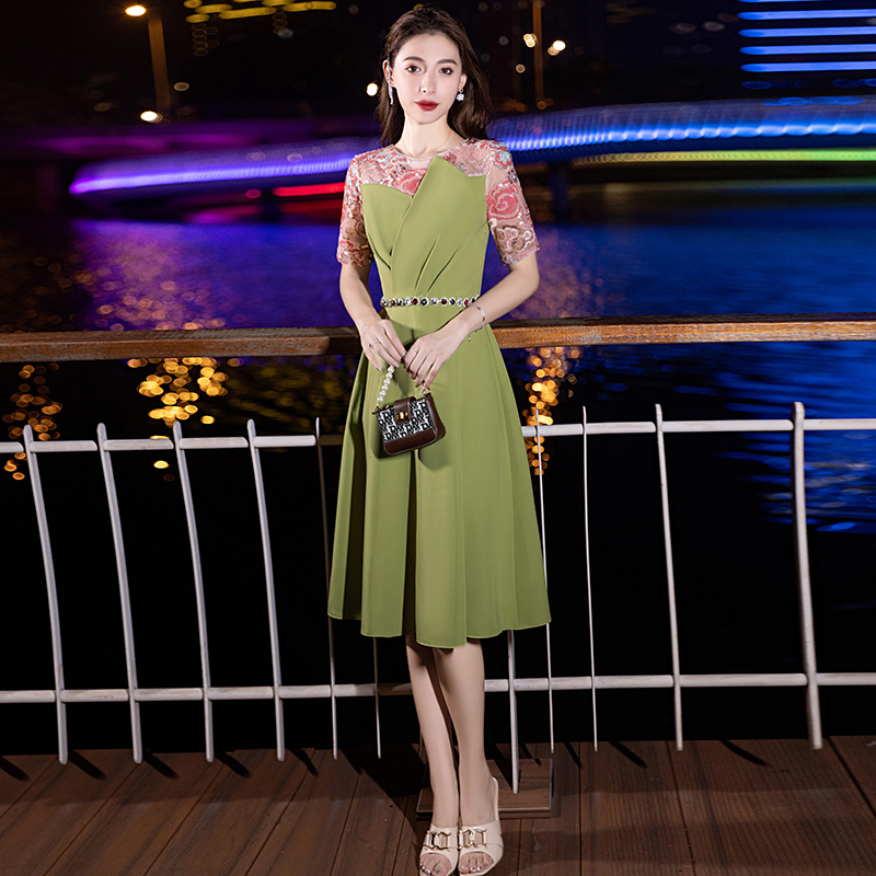 ชุดราตรี ชุดราตรีสวยหรู แบบ ทันสมัย Evening dress