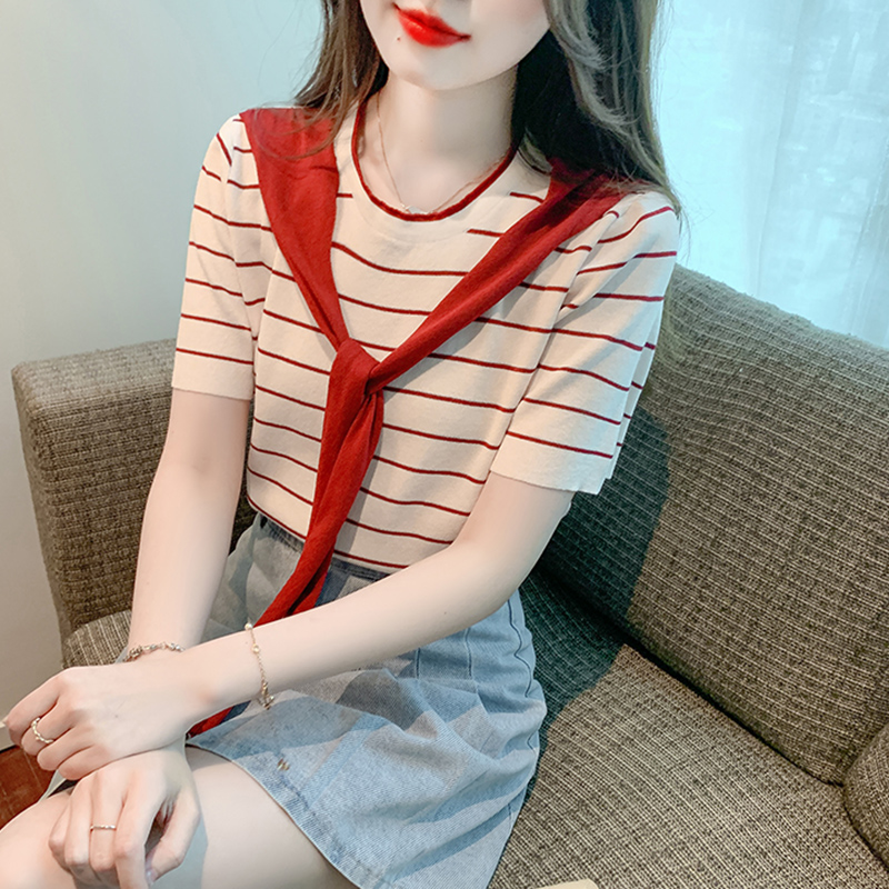 เสื้อผ้าวัยรุ่นเกาหลี เสื้อยืดวัยรุ่นผู้หญิง มีขนาด S M L XL