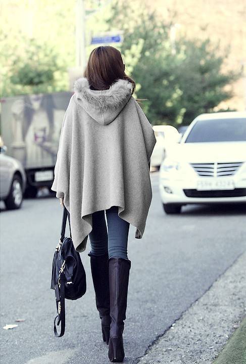 โค้ทกันหนาว ทรงโคล่ง แต่งขนเฟลอร์รอบฮูด ผ้าวูลเนื้อดี มีน้ำหนักทิ้งตัว