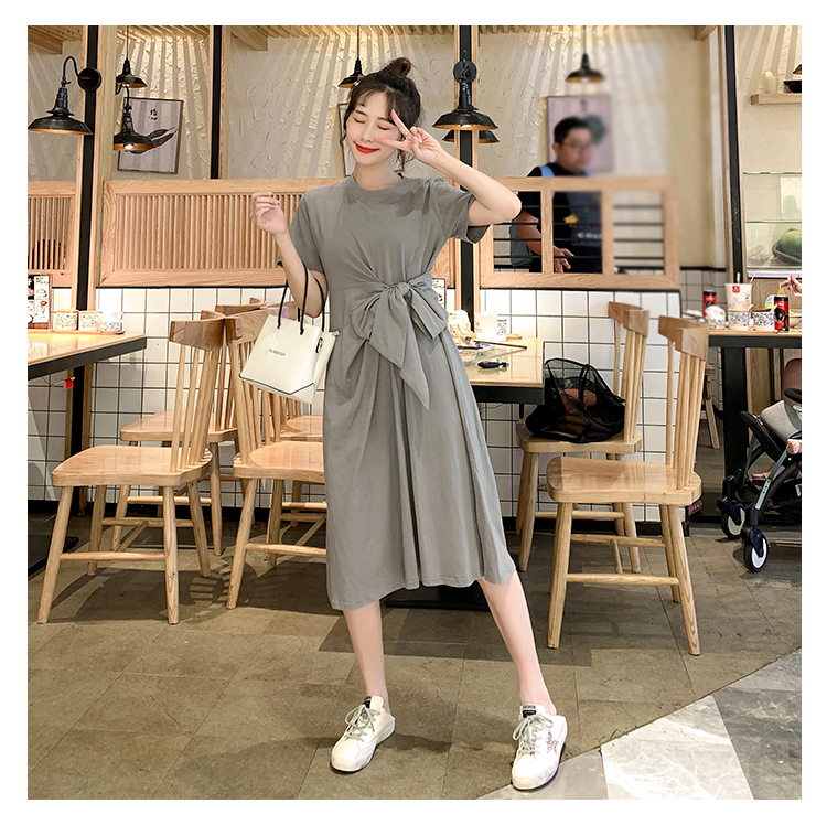 Dress4656 เดรสยาวสีเอิร์ธโทนสไตล์มินิมอล ผูกโบว์ช่วงเอวดูมีดีเทล ผ้าคอตตอนเนื้อดีนุ่มใส่สบาย งานสวยใส่ง่ายดีเทลน่ารักเรียบๆ เท่ๆ ดูมีสไตล์ไม่ซ้ำใคร มี 2 สี ดำ, เขียวหม่น